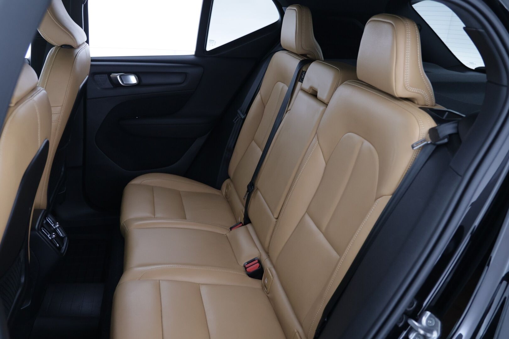 Volvo XC40 2020 T4 AWD Business Inscription  *Webasto* / *ACC* / 'Nahkaverhoilu* - Huippu neliveto / Kattavasti varusteltu / Hyvin pidetty loisto yksilö!