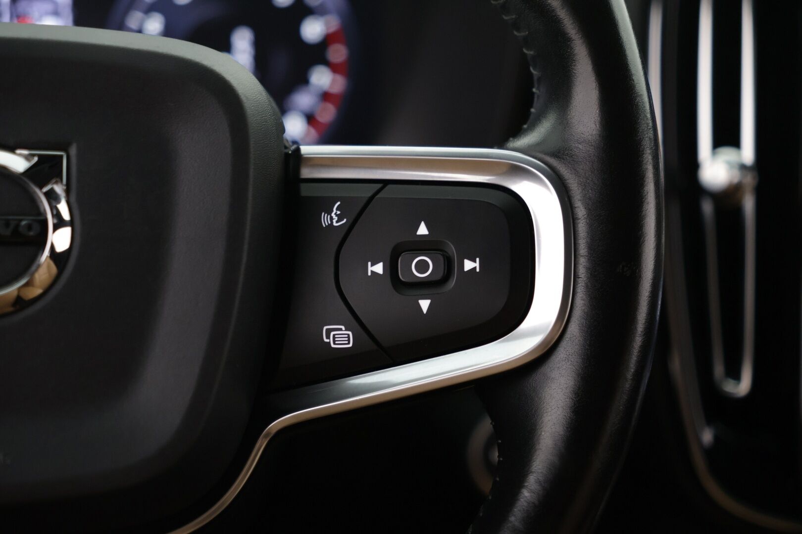 Volvo XC40 2020 T4 AWD Business Inscription  *Webasto* / *ACC* / 'Nahkaverhoilu* - Huippu neliveto / Kattavasti varusteltu / Hyvin pidetty loisto yksilö!