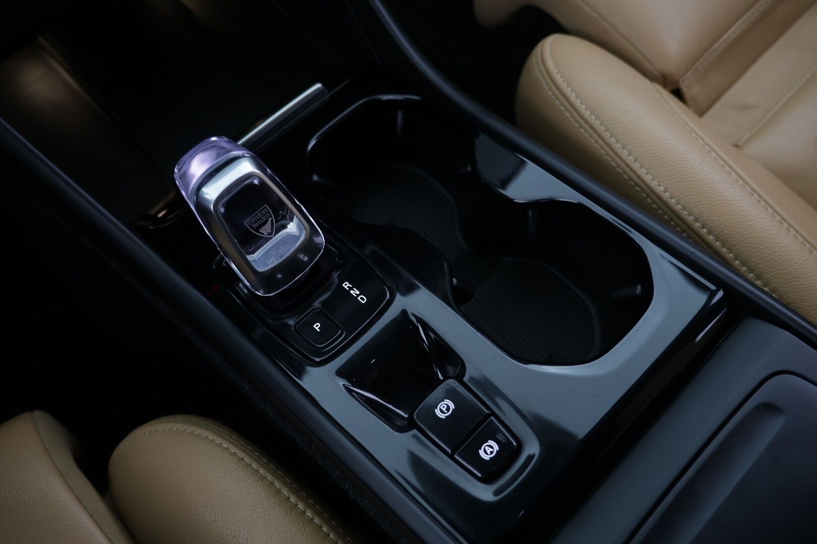 Volvo XC40 2020 T4 AWD Business Inscription  *Webasto* / *ACC* / 'Nahkaverhoilu* - Huippu neliveto / Kattavasti varusteltu / Hyvin pidetty loisto yksilö!