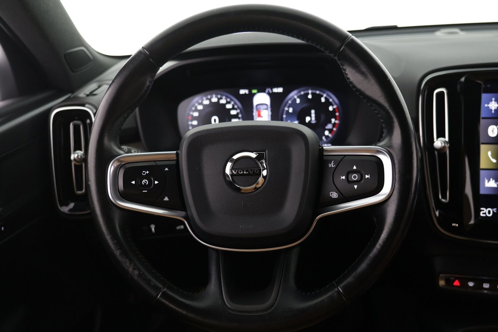 Volvo XC40 2020 T4 AWD Business Inscription  *Webasto* / *ACC* / 'Nahkaverhoilu* - Huippu neliveto / Kattavasti varusteltu / Hyvin pidetty loisto yksilö!