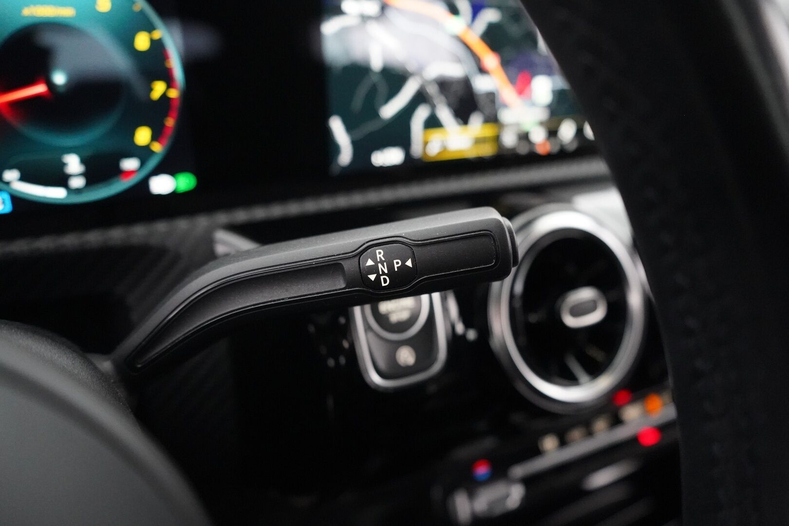 Mercedes-Benz A 2020 180 A Business Style - Widescreen | Puolinahat | Kamera | Premium audio | Kahdet renkaat Mersun alumiinivantein 