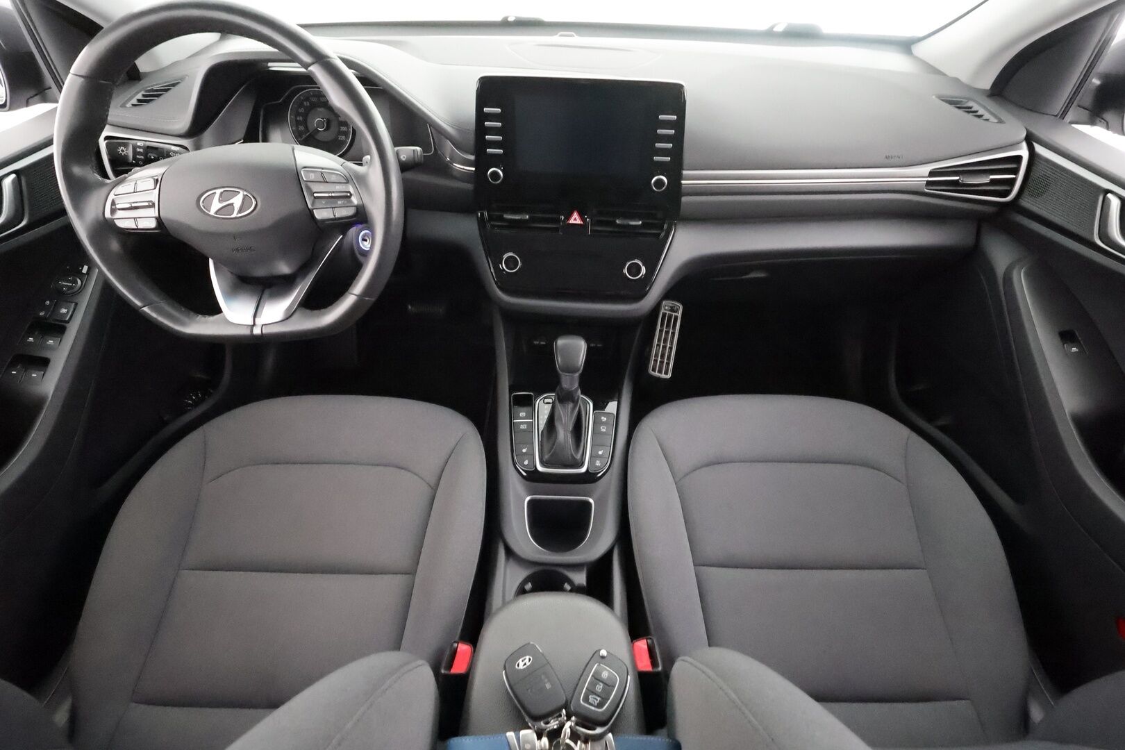 Hyundai IONIQ plug-in 2021 1,6 plug-in 141 hv 6-DCT Comfort Limited Edition MY20 - | Merkkihuollettu | Facelift | Vakkari | P.kamera | Lane Assist | Apple & Android | Lohko+sisälämmitin | Lämm. ratti | 2x renkaat aluin | 