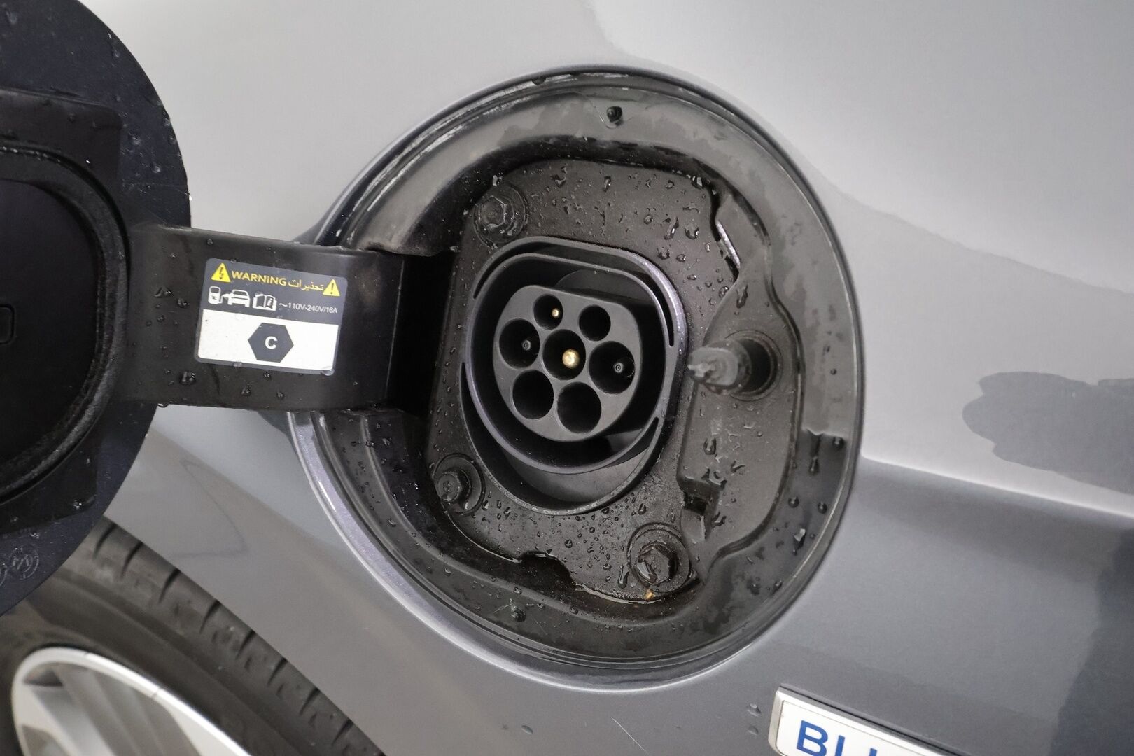 Hyundai IONIQ plug-in 2021 1,6 plug-in 141 hv 6-DCT Comfort Limited Edition MY20 - | Merkkihuollettu | Facelift | Vakkari | P.kamera | Lane Assist | Apple & Android | Lohko+sisälämmitin | Lämm. ratti | 2x renkaat aluin | 