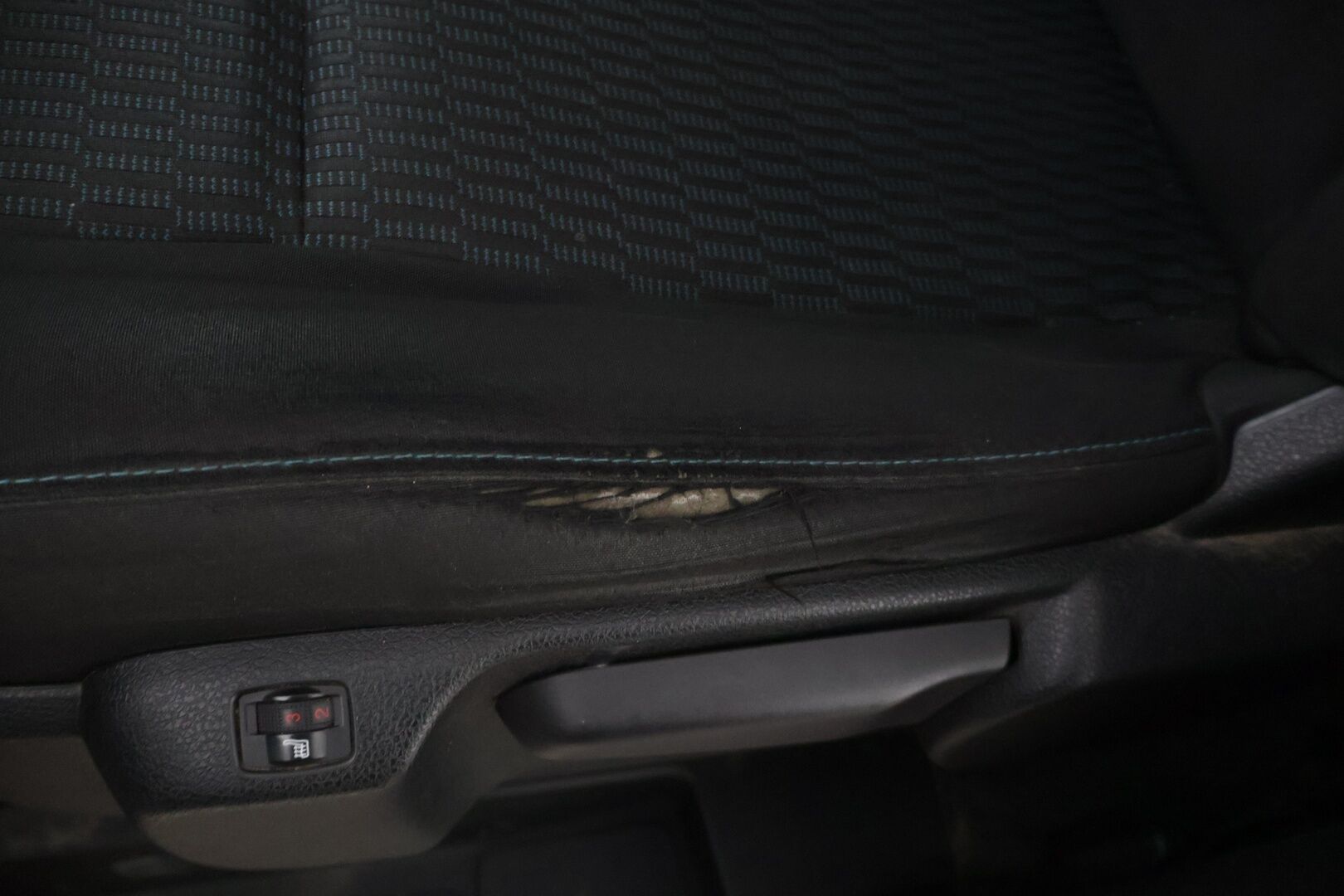 Peugeot Traveller 2020 Active BlueHDi 180 EAT8-automaatti XL YritysOutlet - Myydään vain yrityksille * Webasto / Inva -ramppi / Sähköinen sivuovi / Vakkari * - Tämä auto myydään YritysOutlet -valikoimasta vain yritykselle / ALV / 9-paikkainen / Kahdet renkaat vanteilla