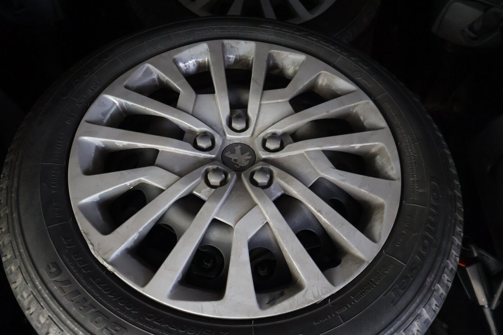 Peugeot Traveller 2020 Active BlueHDi 180 EAT8-automaatti XL YritysOutlet - Myydään vain yrityksille * Webasto / Inva -ramppi / Sähköinen sivuovi / Vakkari * - Tämä auto myydään YritysOutlet -valikoimasta vain yritykselle / ALV / 9-paikkainen / Kahdet renkaat vanteilla