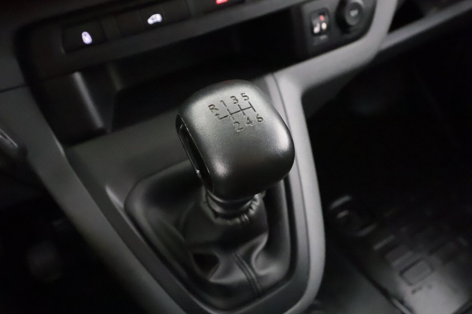 Citroen Jumpy 2020 BlueHDi 120 M 4x4 * Webasto / Vakkari / Puolinahat / Apple&Android / ALV / 2x Renkaat * - 1.Om Suomi-auto - HULLUT AVAJAISHULINAT KORKOTARJOUS 3,29 %