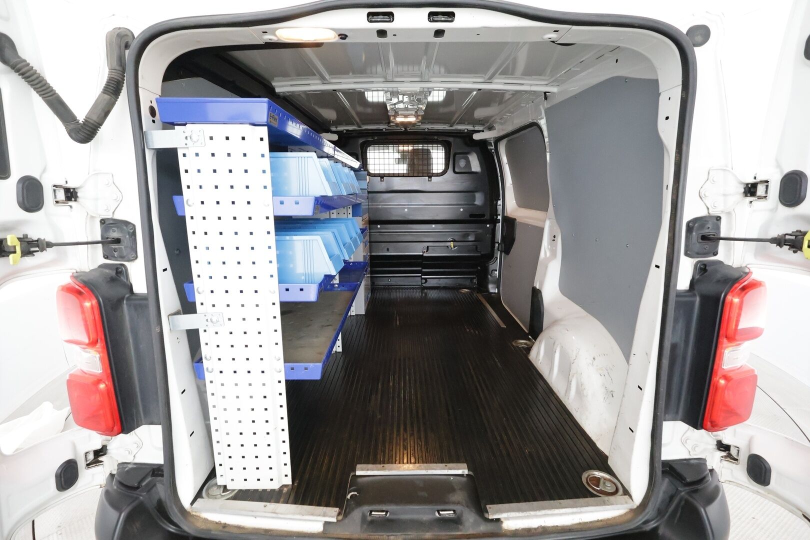 Citroen Jumpy 2020 BlueHDi 120 M 4x4 - | 1.Om Suomi-auto | Webasto | Vakkari | Puolinahat | Apple&Android | ALV | 2x Renkaat 