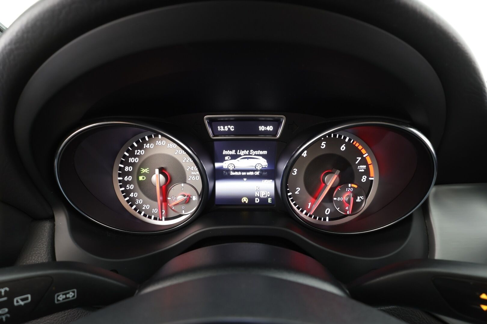 Mercedes-Benz CLA 2015 200 A Shooting Brake AMG * Vakkari / P.Tutkat / Lohko / ILS-Xenon / Puolinahat / Navi / Bluetooth * - Kahdet renkaat aluvanteilla - HULLUT AVAJAISHULINAT KORKOTARJOUS 3,29 %