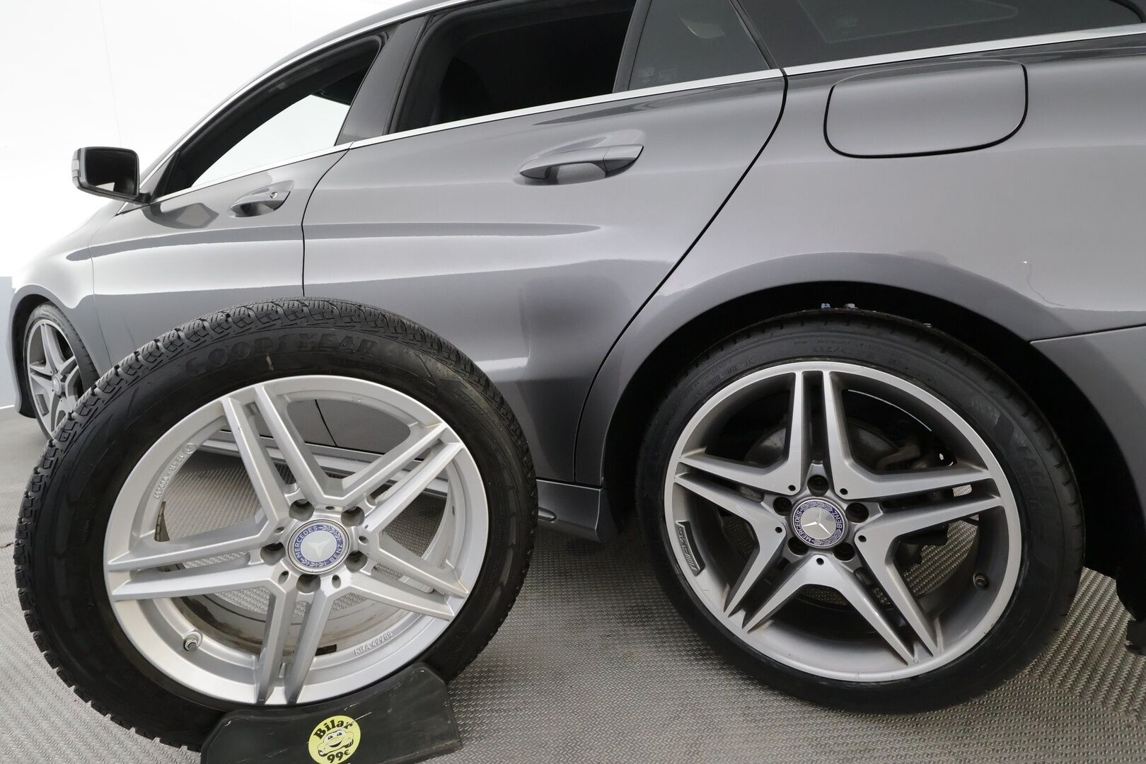 Mercedes-Benz CLA 2015 200 A Shooting Brake AMG * Vakkari / P.Tutkat / Lohko / ILS-Xenon / Puolinahat / Navi / Bluetooth * - Kahdet renkaat aluvanteilla - HULLUT AVAJAISHULINAT KORKOTARJOUS 3,29 %