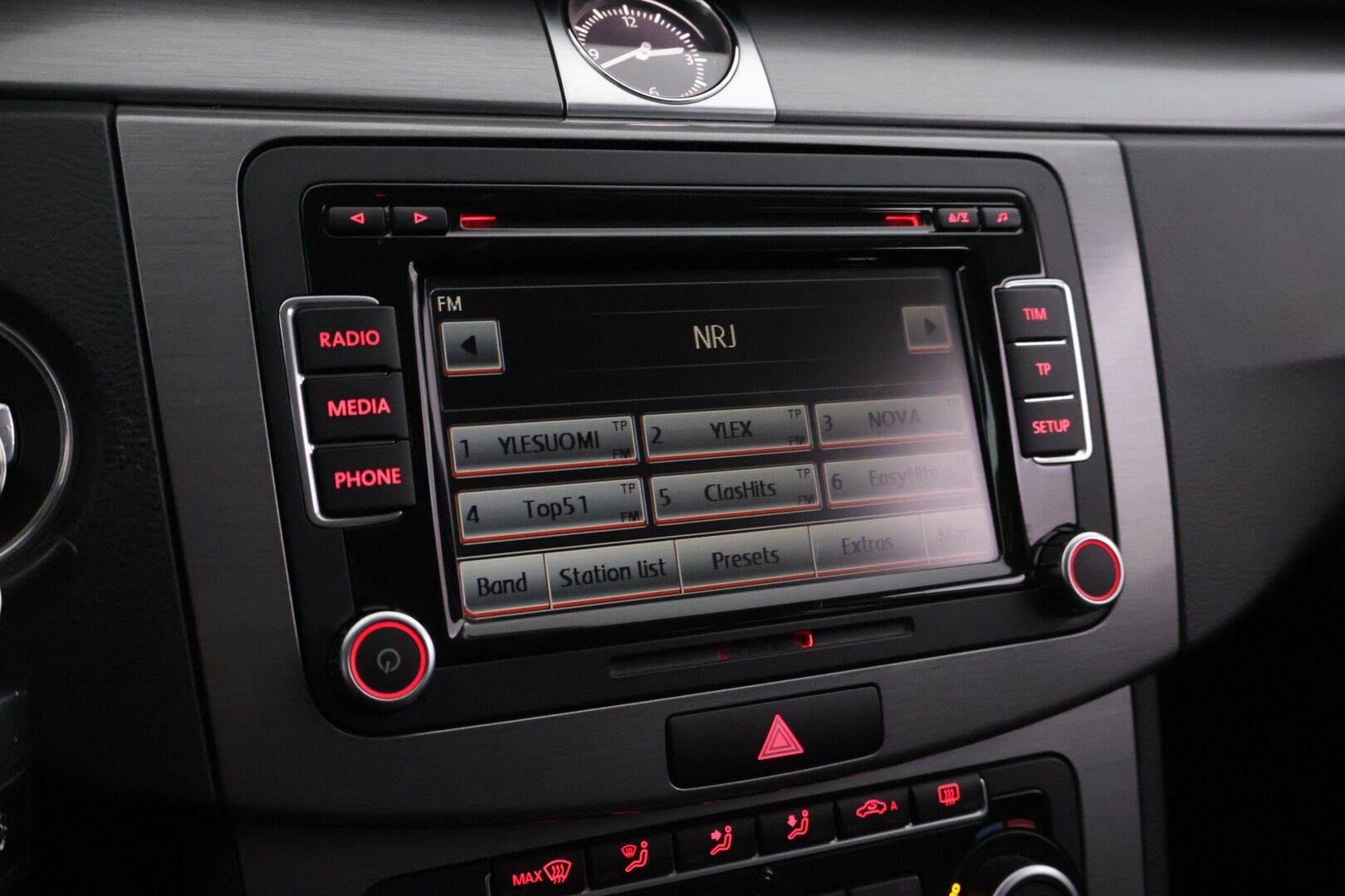 Volkswagen Passat 2012 Variant Highline 1,4 TSI MultiFuel 118 kW (160 hv) *Nahat / Vetokoukku /  P. kamera / Xenon / Vakkari / P.tutkat * - Uudehkoilla Continental kesärenkailla / Juuri katsastettu! / Todella kattava huoltohistoria / Ketju vaihdettu