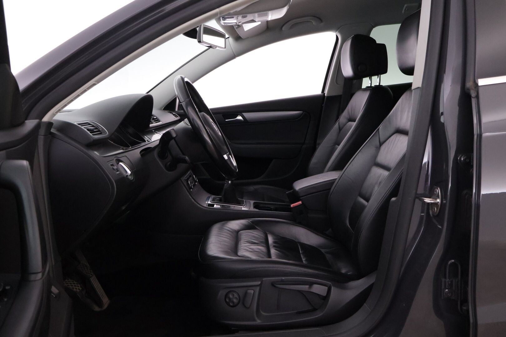 Volkswagen Passat 2012 Variant Highline 1,4 TSI MultiFuel 118 kW (160 hv) *Nahat / Vetokoukku /  P. kamera / Xenon / Vakkari / P.tutkat * - Uudehkoilla Continental kesärenkailla / Juuri katsastettu! / Todella kattava huoltohistoria / Ketju vaihdettu