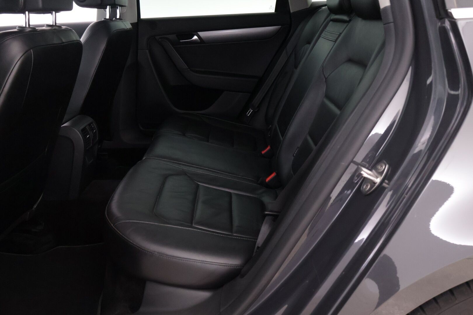 Volkswagen Passat 2012 Variant Highline 1,4 TSI MultiFuel 118 kW (160 hv) *Nahat / Vetokoukku /  P. kamera / Xenon / Vakkari / P.tutkat * - Uudehkoilla Continental kesärenkailla / Juuri katsastettu! / Todella kattava huoltohistoria / Ketju vaihdettu