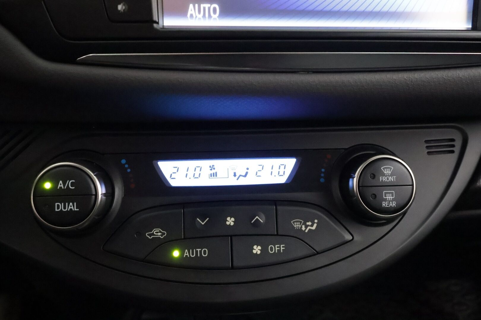 Toyota Yaris 2016 1,5 Hybrid Active * P.Kamera / Facelift / AC / Bluetooth / Kahdet renkaat aluvanteilla * - HULLUT AVAJAISHULINAT KORKOTARJOUS 3,29 %