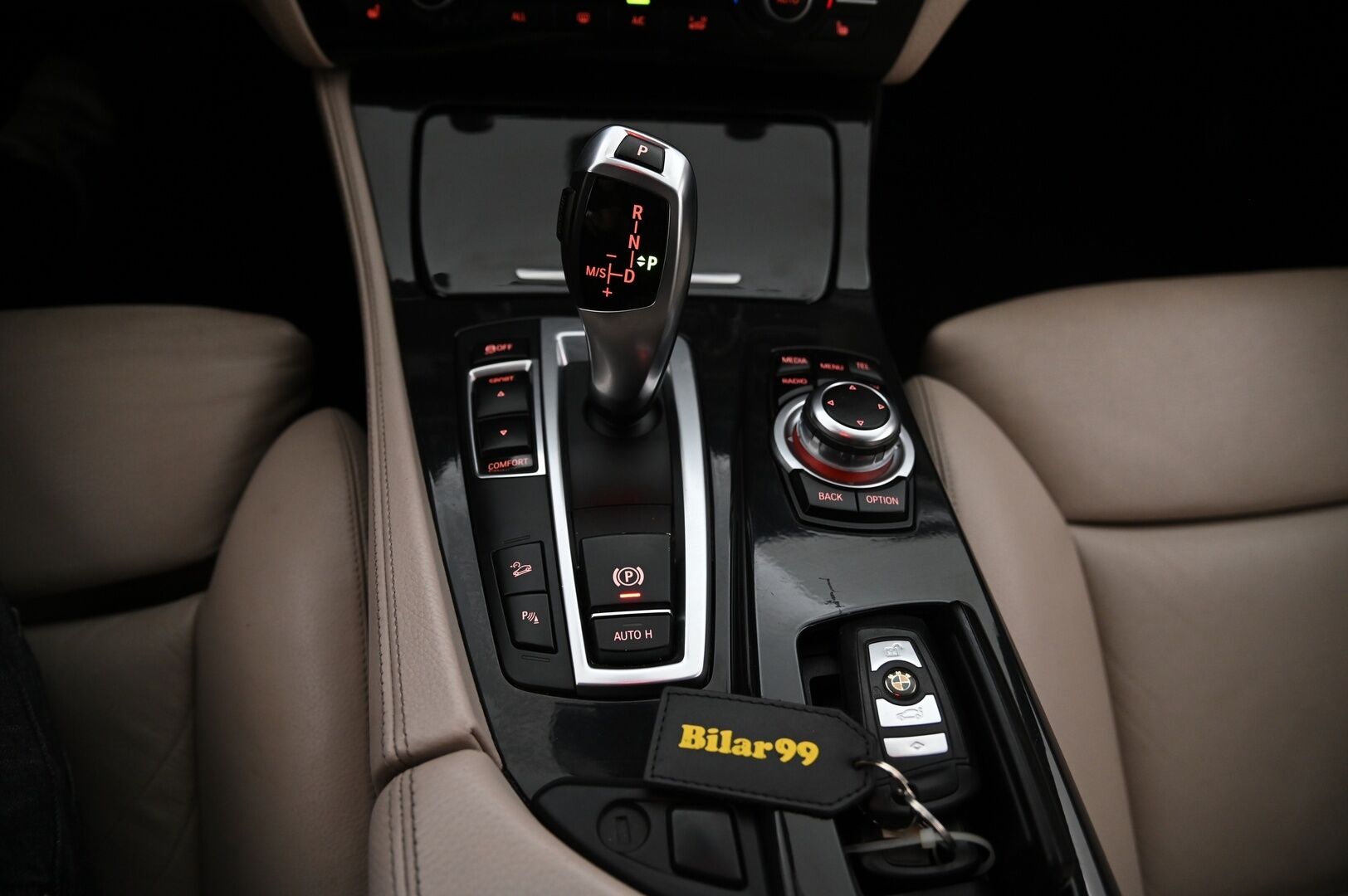 BMW 525 2013 TwinPower Turbo A xDrive F11 Touring*Hifit / Proff navi / Koukku / Muistinahat* - *Juuri katsastettu / 2x renkaat alumiinivanteet / fiksut kilsat*