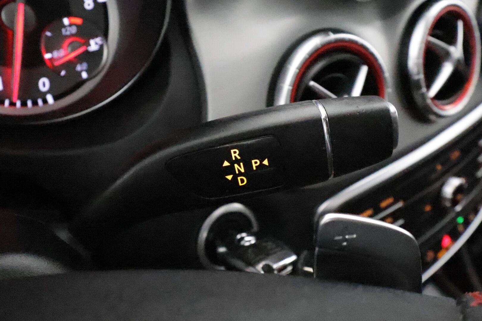Mercedes-Benz CLA 2015 250 4Matic Sport A Shooting Brake Premium Business AMG **Panorama / ILS-Xenon / Muistipenkit / P.kamera / Navi** - Kahdet renkaat aluvanteilla