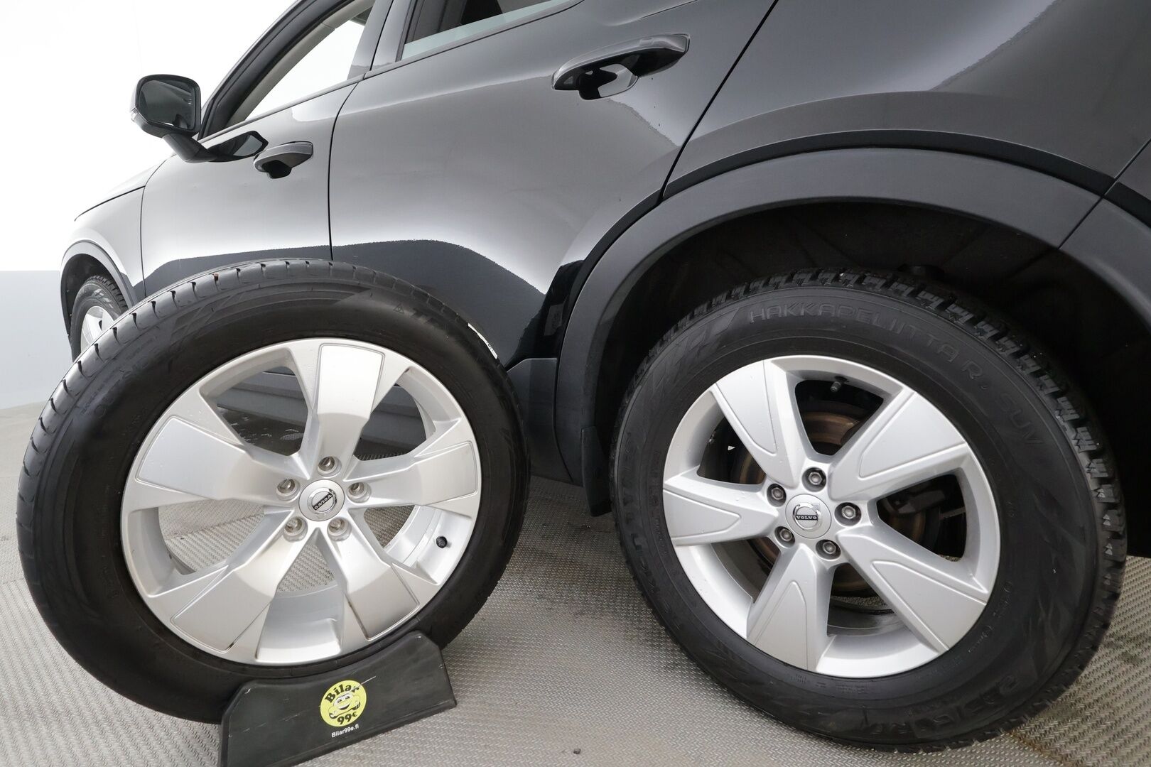 Volvo XC40 2020 T3 Business aut * ACC / Webasto / Koukku / P.tutkat / LED / Navi / Keyless / Puolinahat * - Suomi-auto / Kahdet renkaat aluvanteilla / Juuri katsastettu