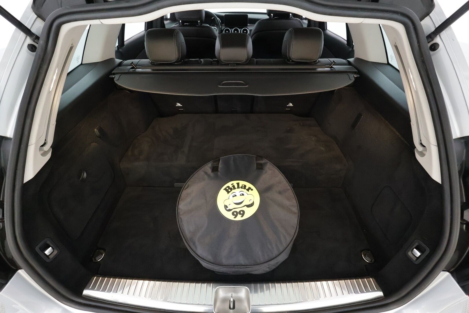 Mercedes-Benz C 2020 300 e T A Business Avantgarde Edition EQ Power * Distronic / Multibeam / Kamera / Navi / Koukku / Sportpenkit * - Akku kuntotarkastettu / Suomi-auto / 2x Latauskaapelit / Kahdet OEM Vanteet - HULLUT AVAJAISHULINAT KORKOTARJOUS 3,29 %