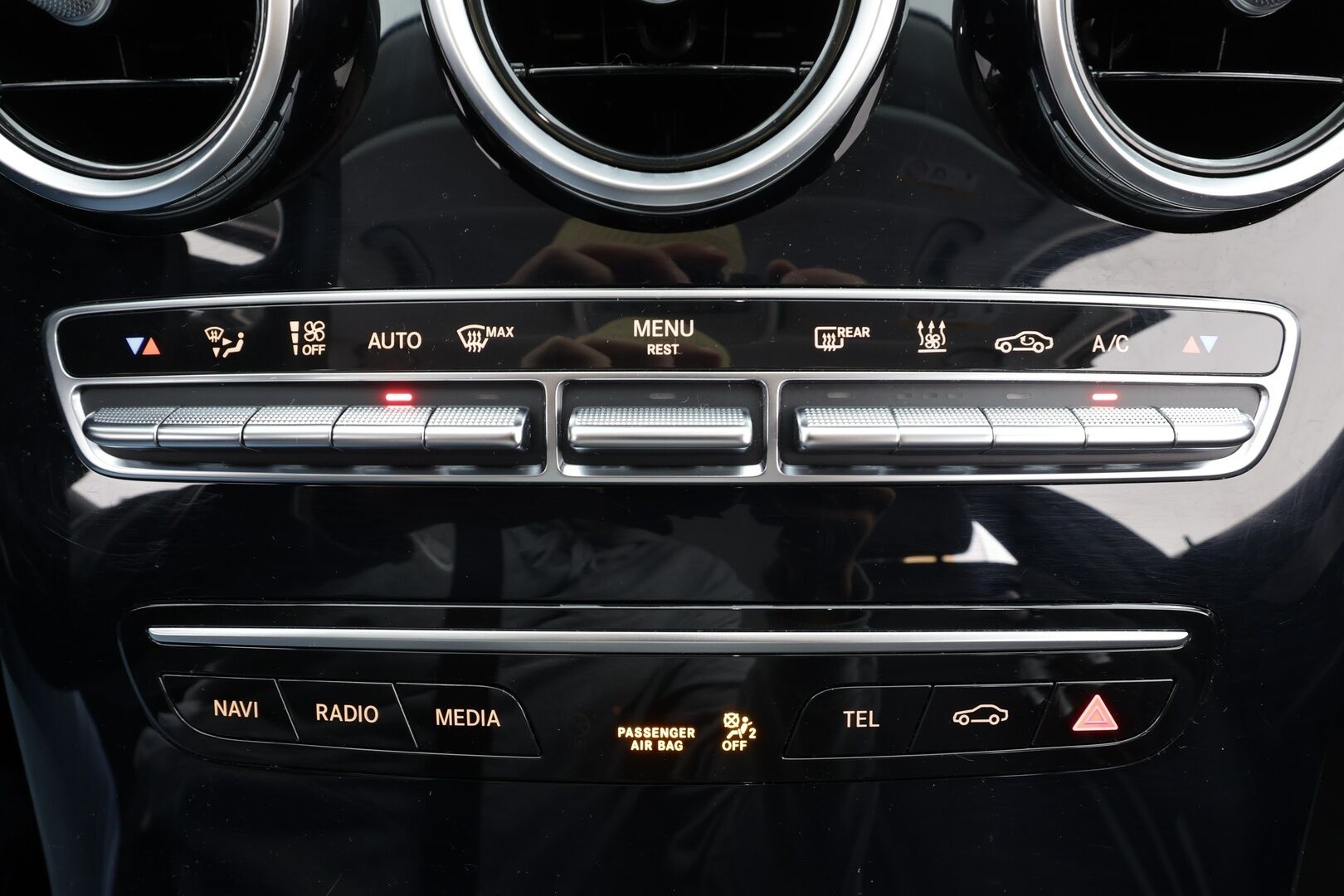 Mercedes-Benz C 2020 300 e T A Business Avantgarde Edition EQ Power * Distronic / Multibeam / P.Kamera / Sportpenkit / Navi / Koukku * - Akku kuntotarkastettu / Suomi-auto / 2x Latauskaapelit / Kahdet OEM Vanteet