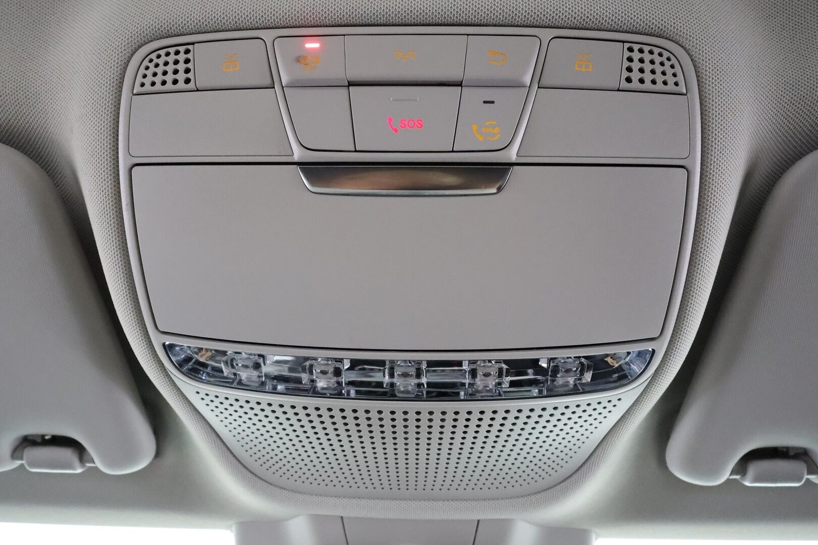 Mercedes-Benz C 2020 300 e T A Business Avantgarde Edition EQ Power * Distronic / Multibeam / P.Kamera / Sportpenkit / Navi / Koukku * - Akku kuntotarkastettu / Suomi-auto / 2x Latauskaapelit / Kahdet OEM Vanteet