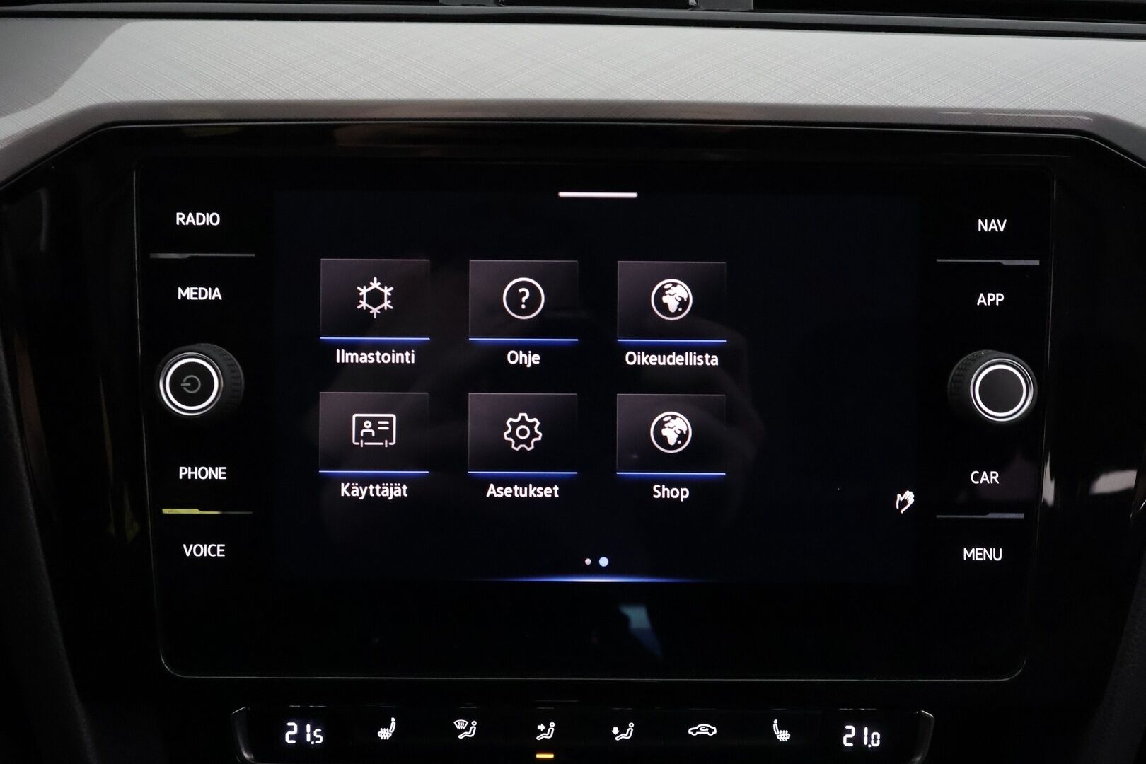 Volkswagen Passat 2020 Sedan Style 2,0 TDI EVO SCR 110 kW DSG-automaatti - | Webasto | ACC | LED | P.Tutkat | Navi | Kaistavahti | Merkkihuollot | Kahdet renkaat | 1-om Suomi-auto |