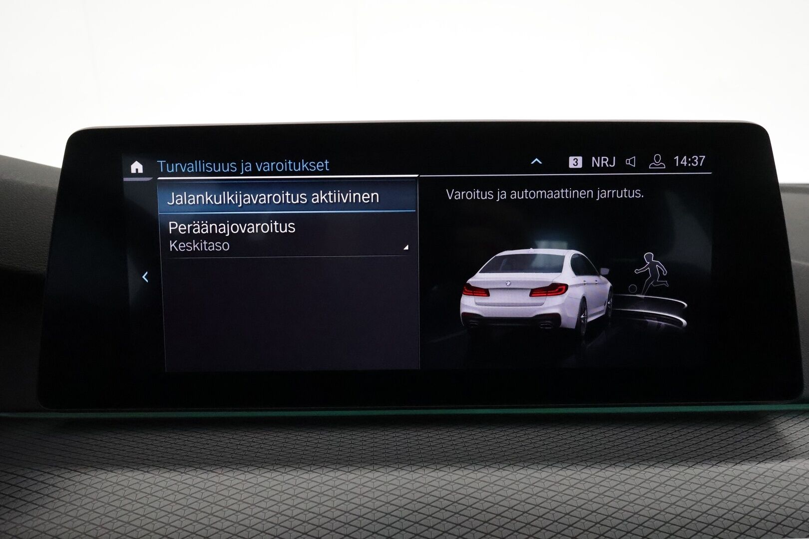 BMW 530 2020 G30 Sedan 530e xDrive A Charged Edition M Sport *Vakkari / P.kamera / Adapt.LED / Sporttipenkit / Navi* - Hifi / Suomi-auto / Kahdet renkaat aluvanteilla