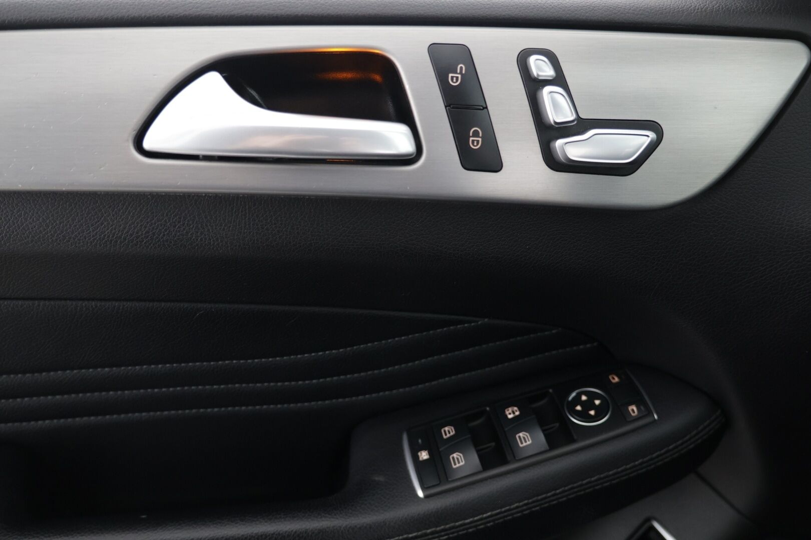 Mercedes-Benz GLE 2016 250 d Premium Business AMG-styling - | Imuovet | P-kamera | Sähköpenkit  Koukku | Navi |