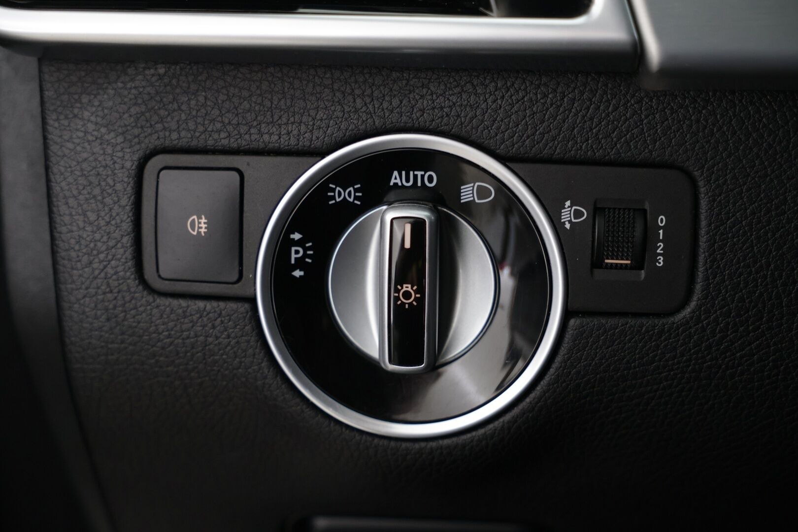 Mercedes-Benz GLE 2016 250 d Premium Business AMG-styling / *Imuovet* / *P-kamera* / *Sähköpenkit* / *Koukku* / *Navi* - HULLUT AVAJAISHULINAT KORKOTARJOUS 3,29 %