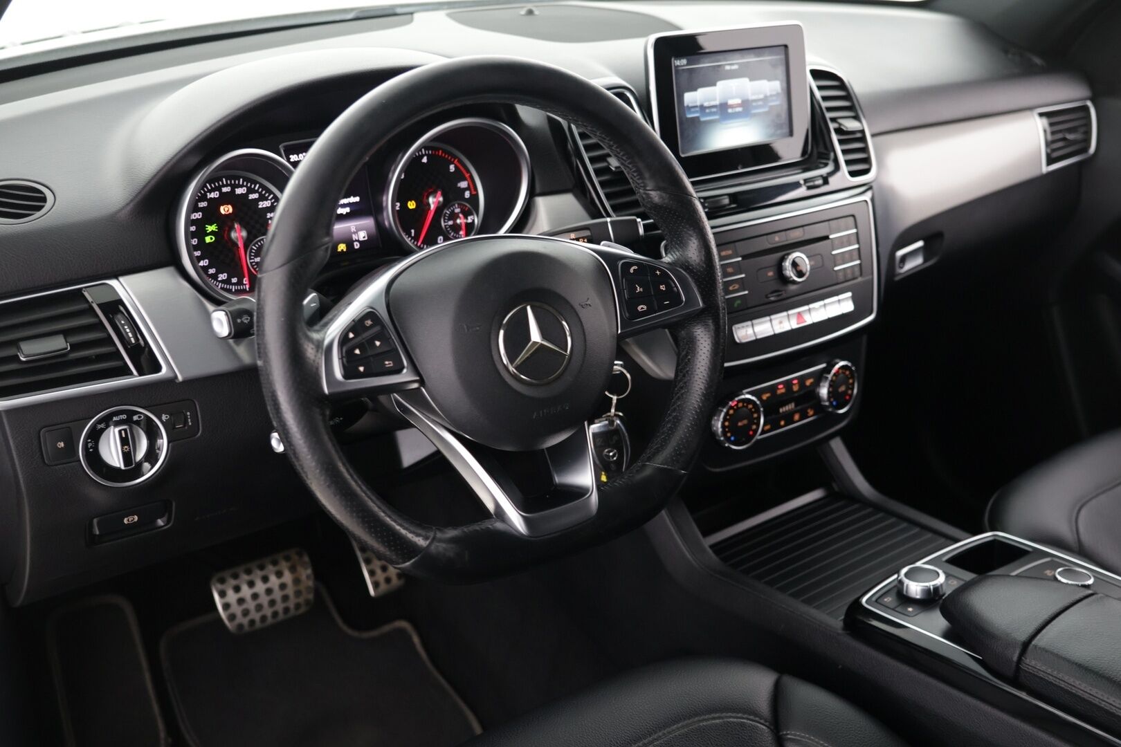 Mercedes-Benz GLE 2016 250 d Premium Business AMG-styling - | Imuovet | P-kamera | Sähköpenkit  Koukku | Navi |
