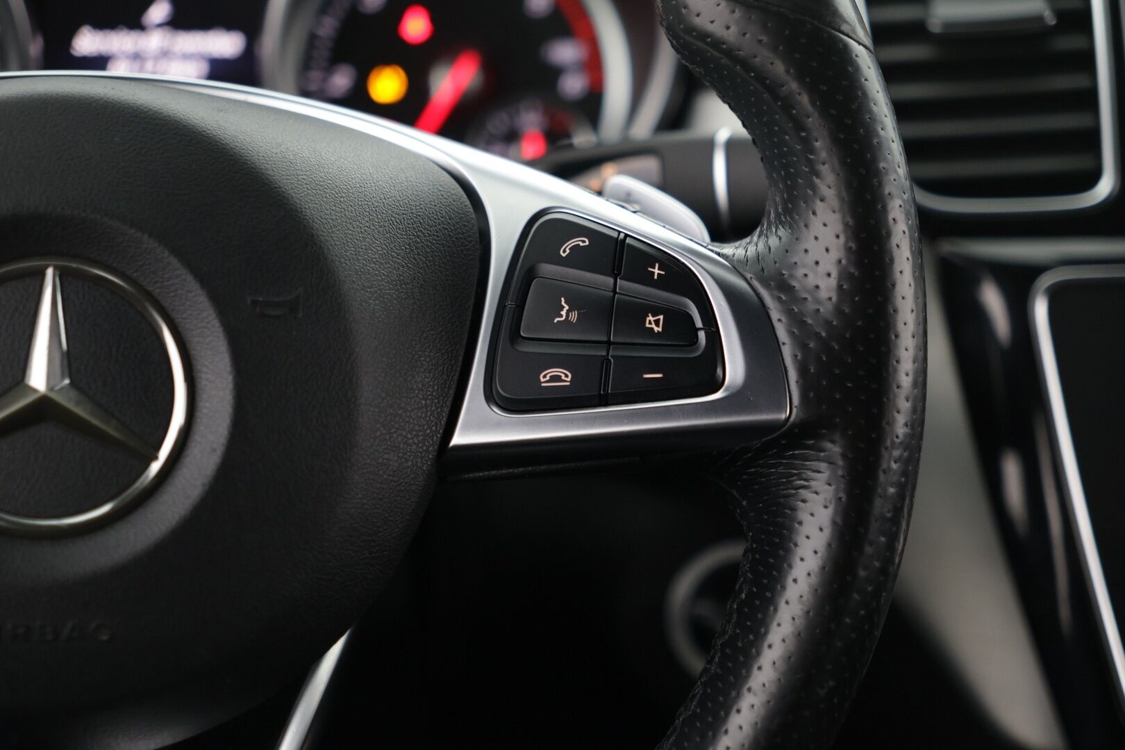 Mercedes-Benz GLE 2016 250 d Premium Business AMG-styling / *Imuovet* / *P-kamera* / *Sähköpenkit* / *Koukku* / *Navi* - HULLUT AVAJAISHULINAT KORKOTARJOUS 3,29 %