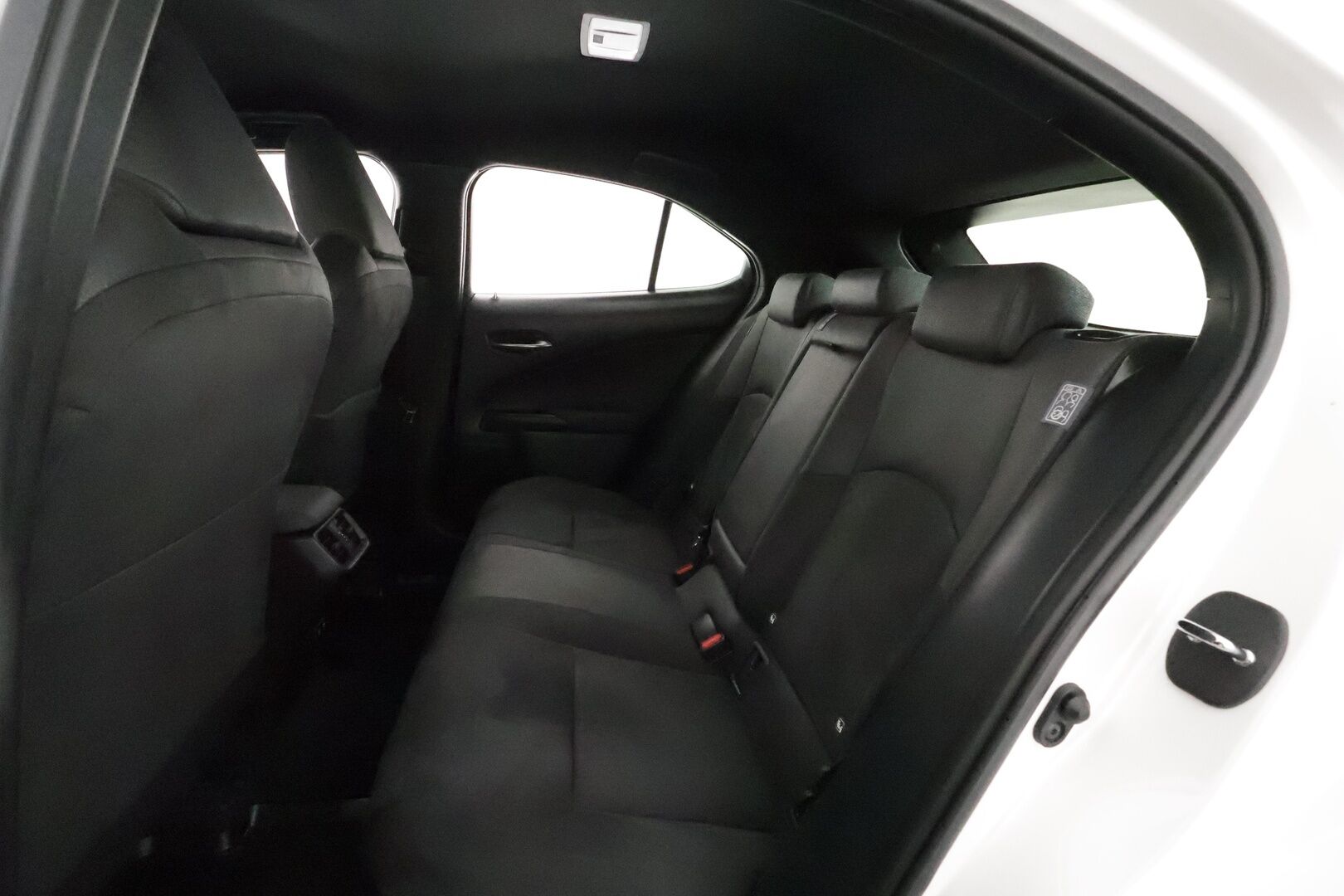 Lexus UX 2020 250h Comfort **Adapt.Vakkari / LED-valot / P.kamera / Navi / Kaistavahti / Navi / Ratinlämmitin / Sisätilanlämmitin** - Suomi-auto / kahdet Renkaat / Merkkihuollettu!