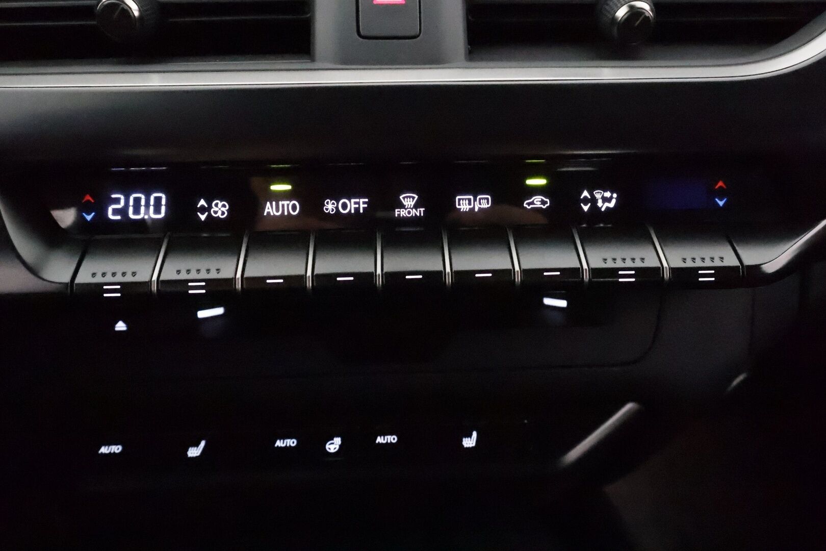 Lexus UX 2020 250h Comfort **Adapt.Vakkari / LED-valot / P.kamera / Navi / Kaistavahti / Navi / Ratinlämmitin / Sisätilanlämmitin** - Suomi-auto / kahdet Renkaat / Merkkihuollettu!