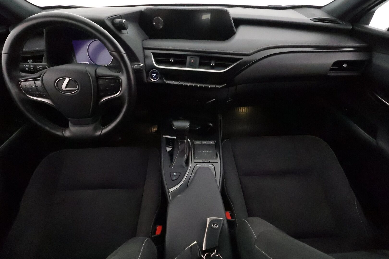 Lexus UX 2020 250h Comfort **Adapt.Vakkari / LED-valot / P.kamera / Navi / Kaistavahti / Navi / Ratinlämmitin / Sisätilanlämmitin** - Suomi-auto / kahdet Renkaat / Merkkihuollettu!
