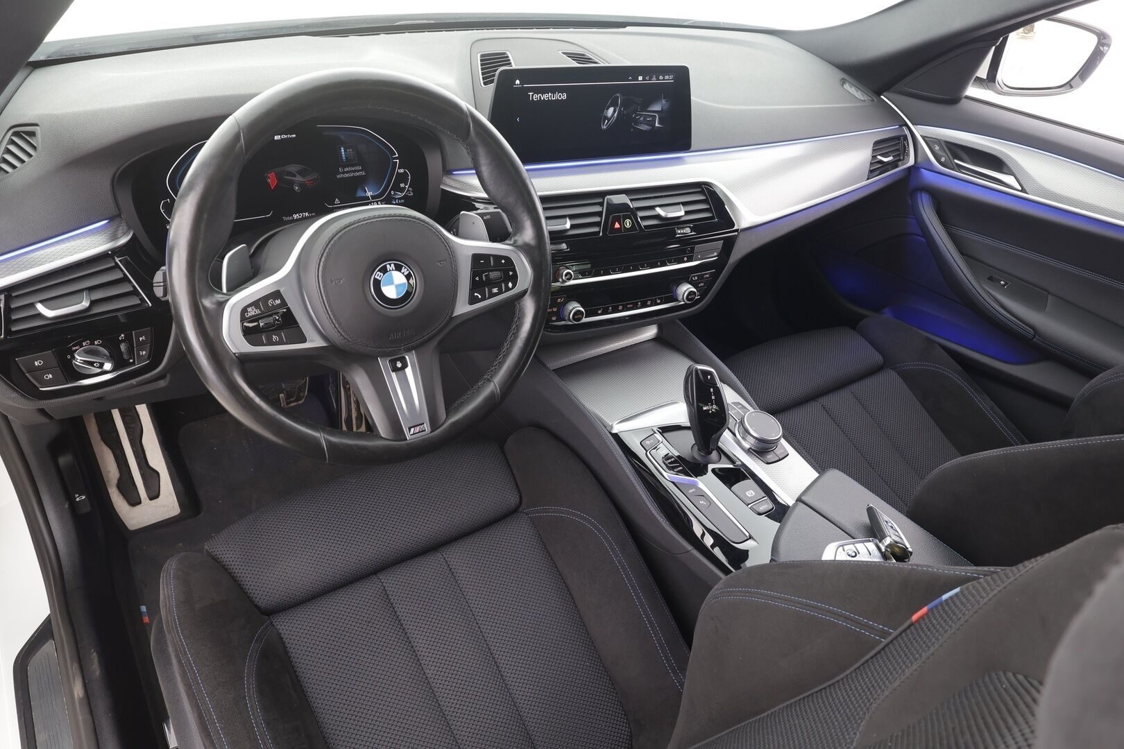 BMW 530 2020 G30 Sedan 530e xDrive A Charged Edition M Sport - Suomi-auto | Lisälämmitin | Hifit | LED | Kamera | Vakkari | Sporttipenkit | Osasähköt | Kahdet OEM vanteet | SOH 86,4%