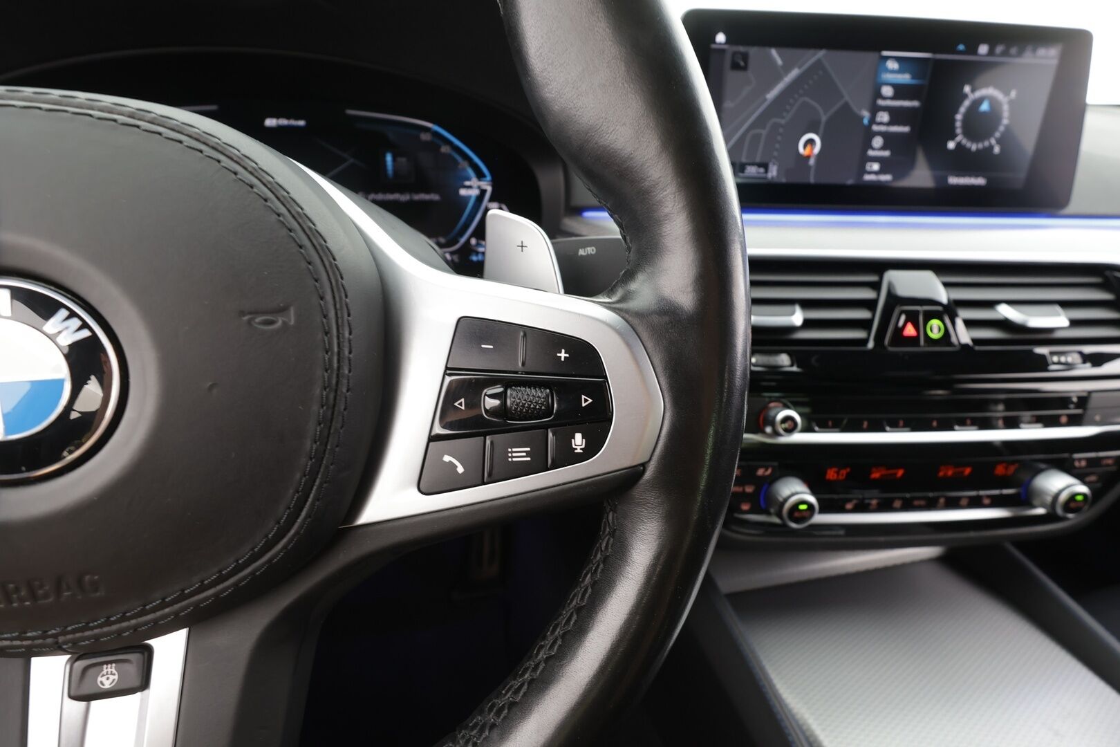 BMW 530 2020 G30 Sedan 530e xDrive A Charged Edition M Sport - Suomi-auto | Lisälämmitin | Hifit | LED | Kamera | Vakkari | Sporttipenkit | Osasähköt | Kahdet OEM vanteet | SOH 86,4%