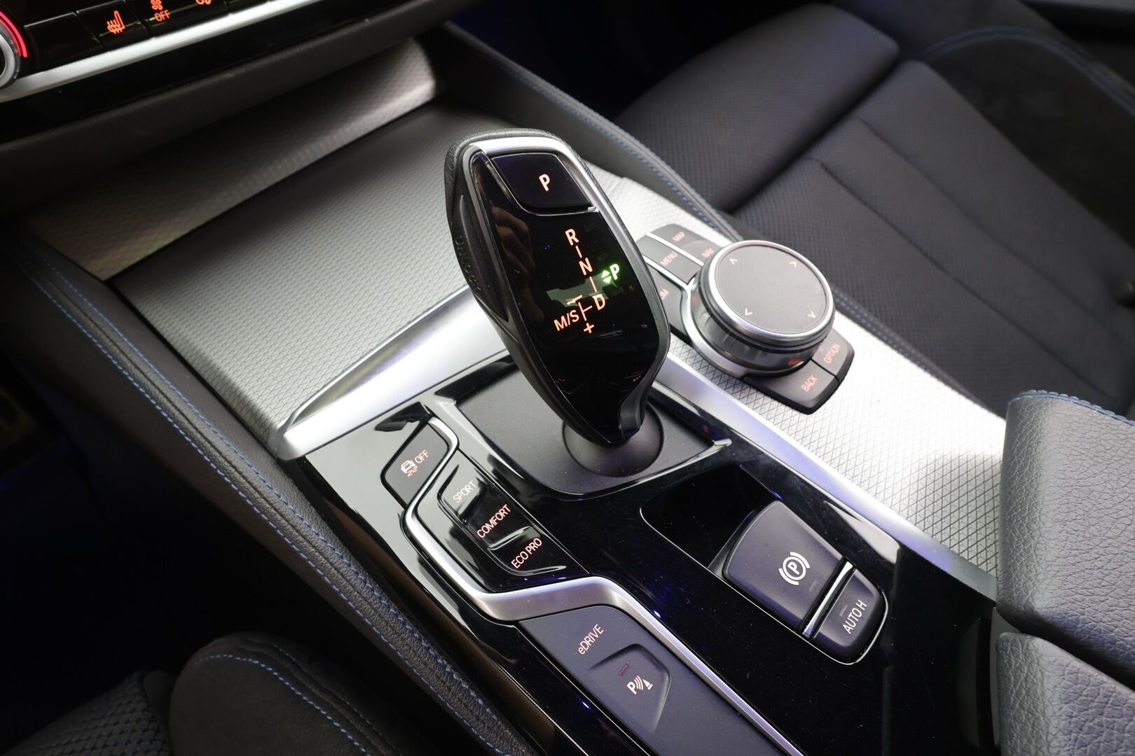 BMW 530 2020 G30 Sedan 530e xDrive A Charged Edition M Sport - Suomi-auto | Lisälämmitin | Hifit | LED | Kamera | Vakkari | Sporttipenkit | Osasähköt | Kahdet OEM vanteet | SOH 86,4%