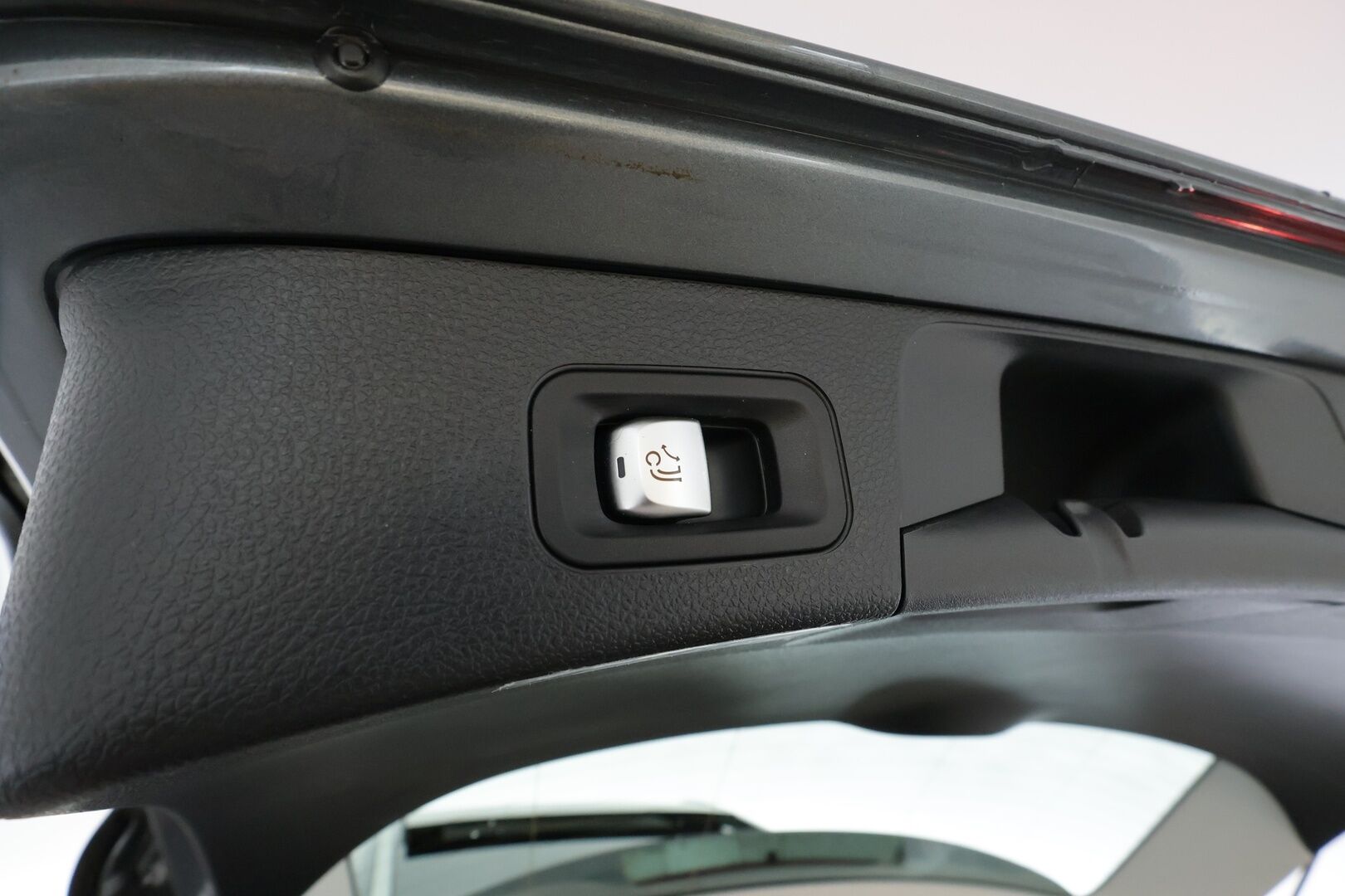 Mercedes-Benz C 2020 200 d T A Business * Vakkari / P.kamera / Multibeam / Navi / Panorama / Koukku / Lohkolämmitin / Puolinahat * - Kahdet renkaat aluvanteilla - HULLU BLACKWEEK KORKOTARJOUS 2,49%