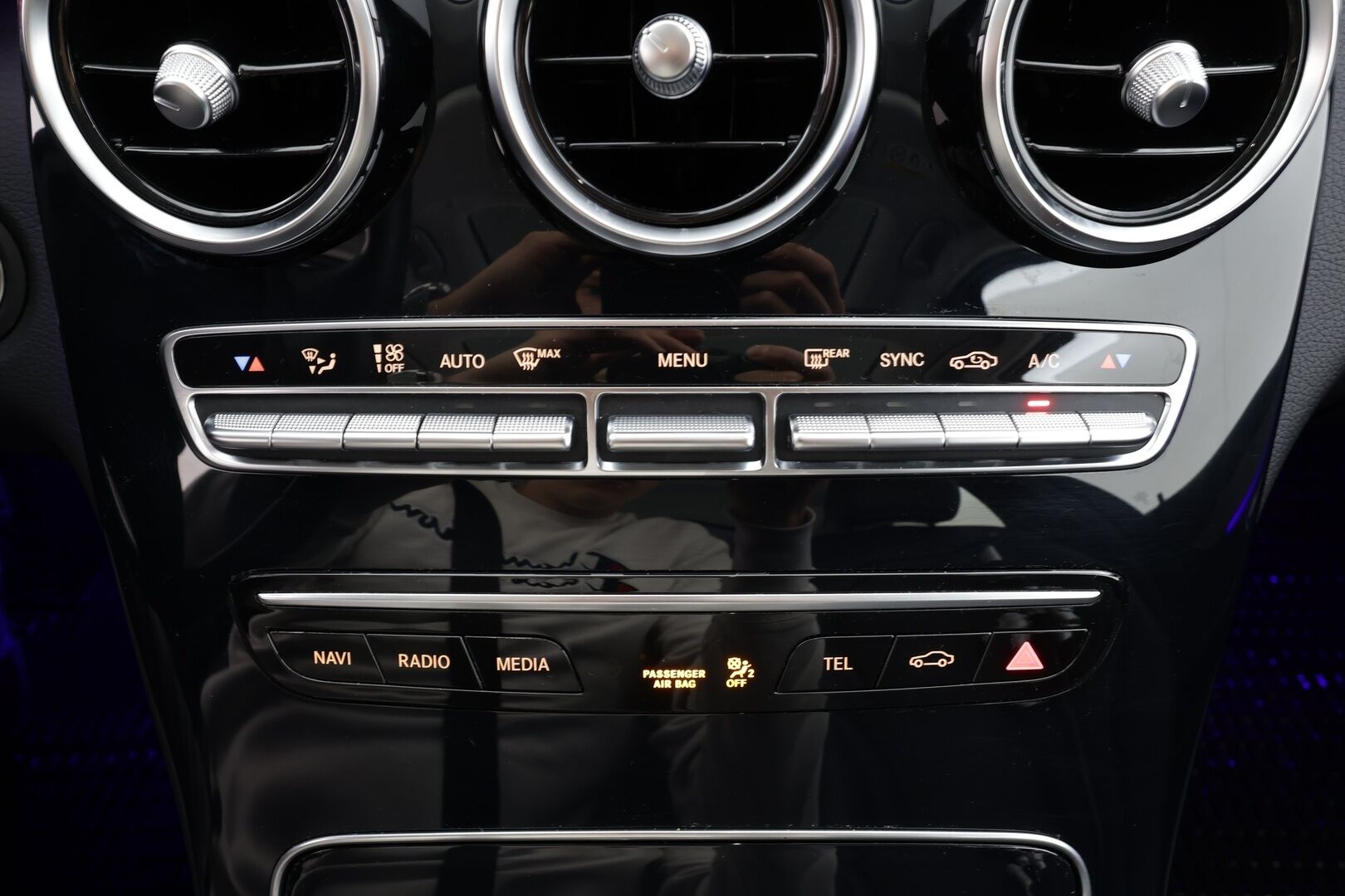 Mercedes-Benz C 2020 200 d T A Business * Vakkari / P.kamera / Multibeam / Navi / Panorama / Koukku / Lohkolämmitin / Puolinahat * - Kahdet renkaat aluvanteilla - HULLU BLACKWEEK KORKOTARJOUS 2,49%