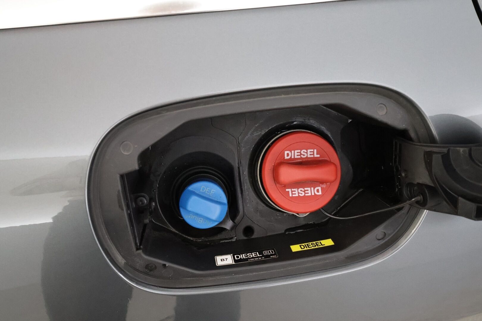 Mercedes-Benz C 2020 200 d T A Business * Vakkari / P.kamera / Multibeam / Navi / Panorama / Koukku / Lohkolämmitin / Puolinahat * - Kahdet renkaat aluvanteilla - HULLU BLACKWEEK KORKOTARJOUS 2,49%