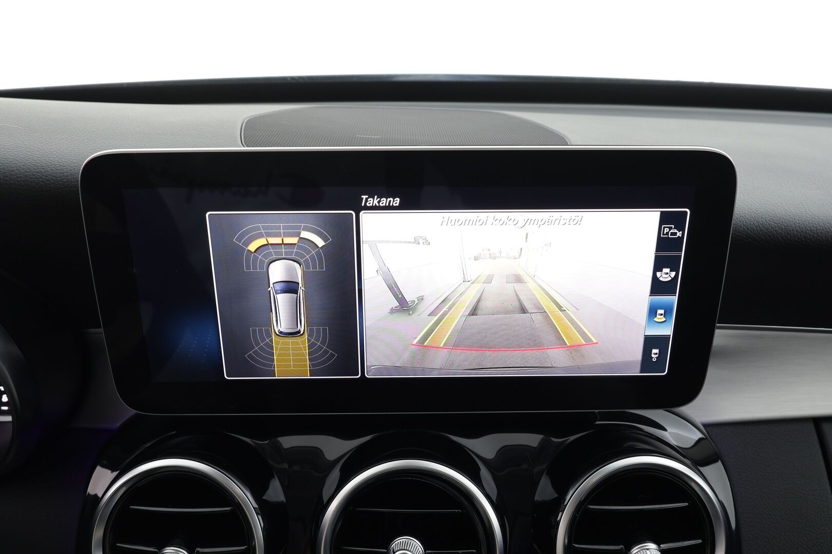 Mercedes-Benz C 2020 200 d T A Business * Vakkari / P.kamera / Multibeam / Navi / Panorama / Koukku / Lohkolämmitin / Puolinahat * - Kahdet renkaat aluvanteilla - HULLU BLACKWEEK KORKOTARJOUS 2,49%