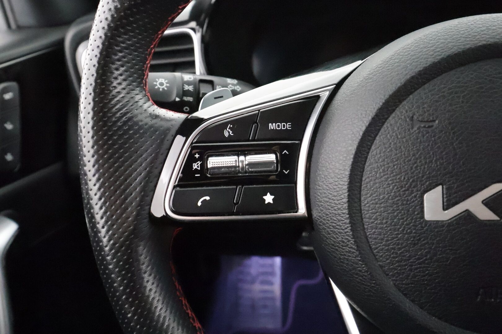 Kia ProCeed 2022 1,6 T-GDI ISG 204hv GT Business Premium SB DCT A/T * Webasto / ACC / LED / Koukku / P.Kamera * - 1.Om suomi-auto / Merkkihuollettu / Kahdet renkaat