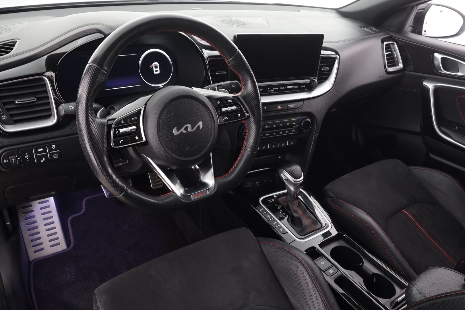 Kia ProCeed 2022 1,6 T-GDI ISG 204hv GT Business Premium SB DCT A/T * Webasto / ACC / LED / Koukku / P.Kamera * - 1.Om suomi-auto / Merkkihuollettu / Kahdet renkaat