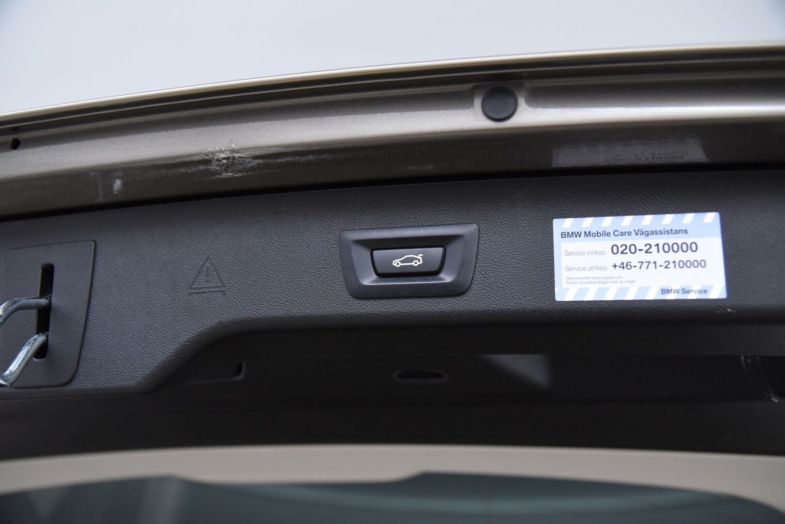 BMW 520 2018 5-sarja G31 Touring 520d A Business / PA-lämmitin / P-Kamera / LED / Prof.navi / Ratinlämmitin - 2x renkaat / Sähkötoiminen takaluukku 