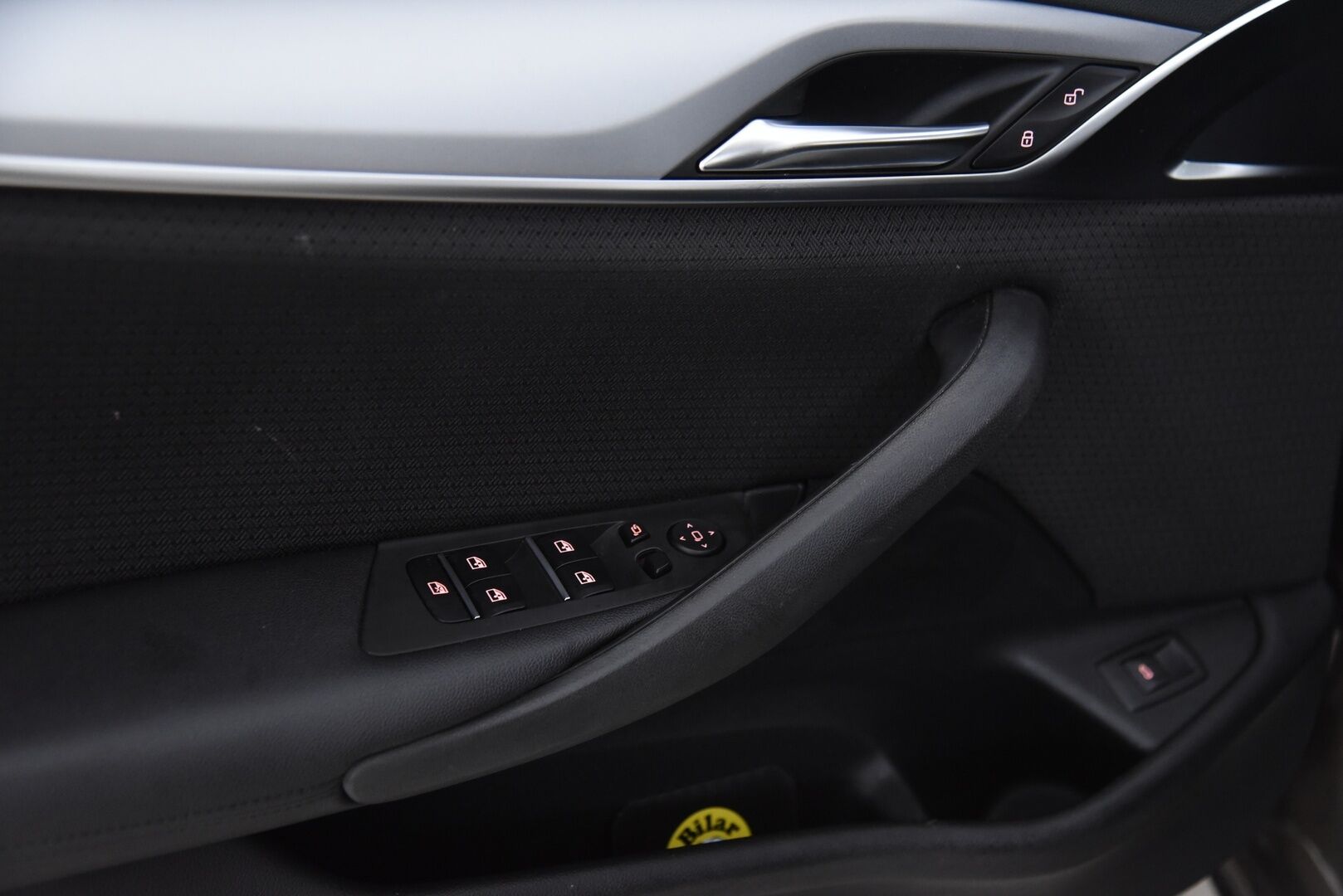 BMW 520 2018 5-sarja G31 Touring 520d A Business / PA-lämmitin / P-Kamera / LED / Prof.navi / Ratinlämmitin - 2x renkaat / Sähkötoiminen takaluukku 