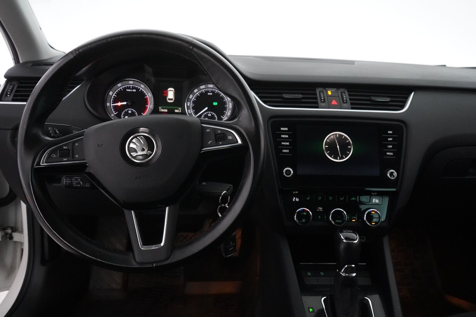 Skoda Octavia 2018 Combi 1,5 TSI Style DSG Autom. - ACC | Webasto | Canton | Koukku | Sähkötoiminen takaluukku | Kahdet renkaat alumiinivantein | Säntilliset huollot | Juuri huollettu | Seuraava katsastus 12.1.2028