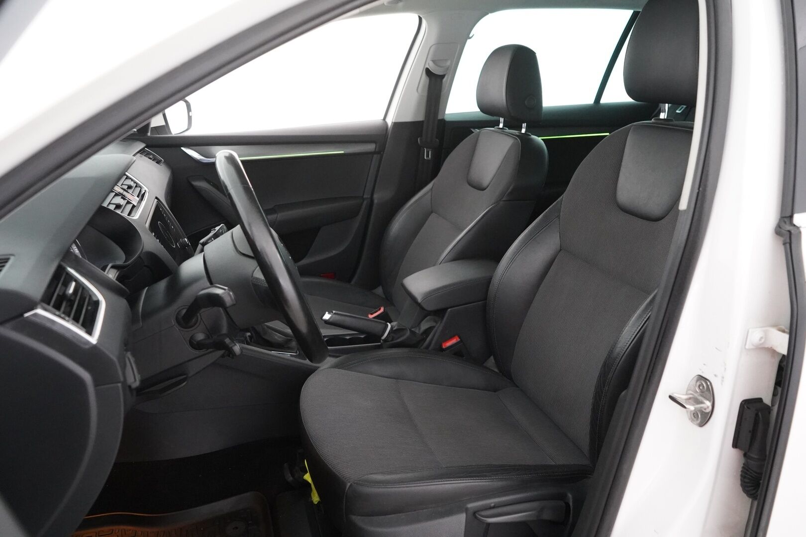 Skoda Octavia 2018 Combi 1,5 TSI Style DSG Autom. - ACC | Webasto | Canton | Koukku | Sähkötoiminen takaluukku | Kahdet renkaat alumiinivantein | Säntilliset huollot | Juuri huollettu | Seuraava katsastus 12.1.2028