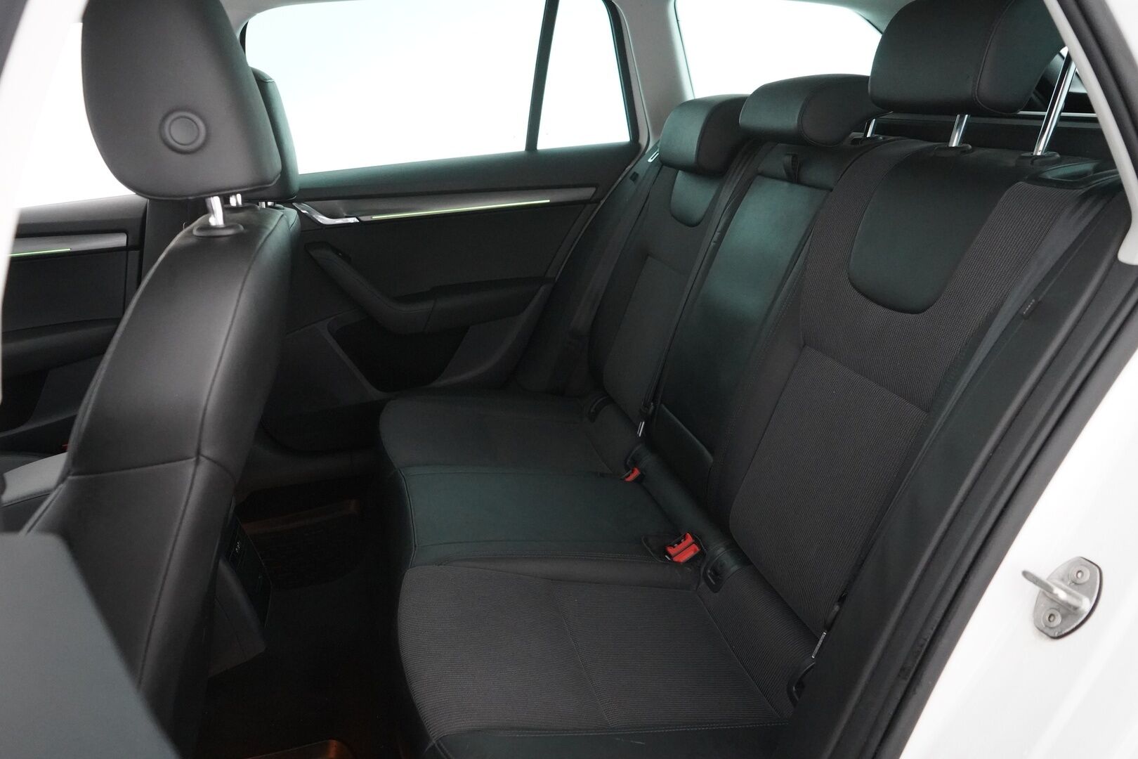 Skoda Octavia 2018 Combi 1,5 TSI Style DSG Autom. - ACC | Webasto | Canton | Koukku | Sähkötoiminen takaluukku | Kahdet renkaat alumiinivantein | Säntilliset huollot | Juuri huollettu | Seuraava katsastus 12.1.2028