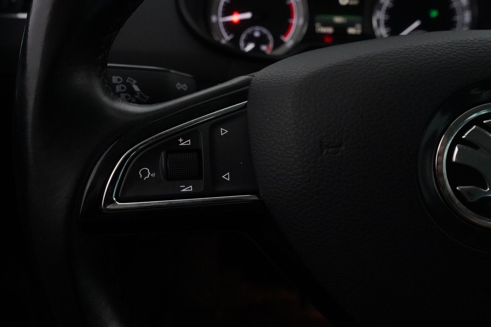 Skoda Octavia 2018 Combi 1,5 TSI Style DSG Autom. - ACC | Webasto | Canton | Koukku | Sähkötoiminen takaluukku | Kahdet renkaat alumiinivantein | Säntilliset huollot | Juuri huollettu | Seuraava katsastus 12.1.2028