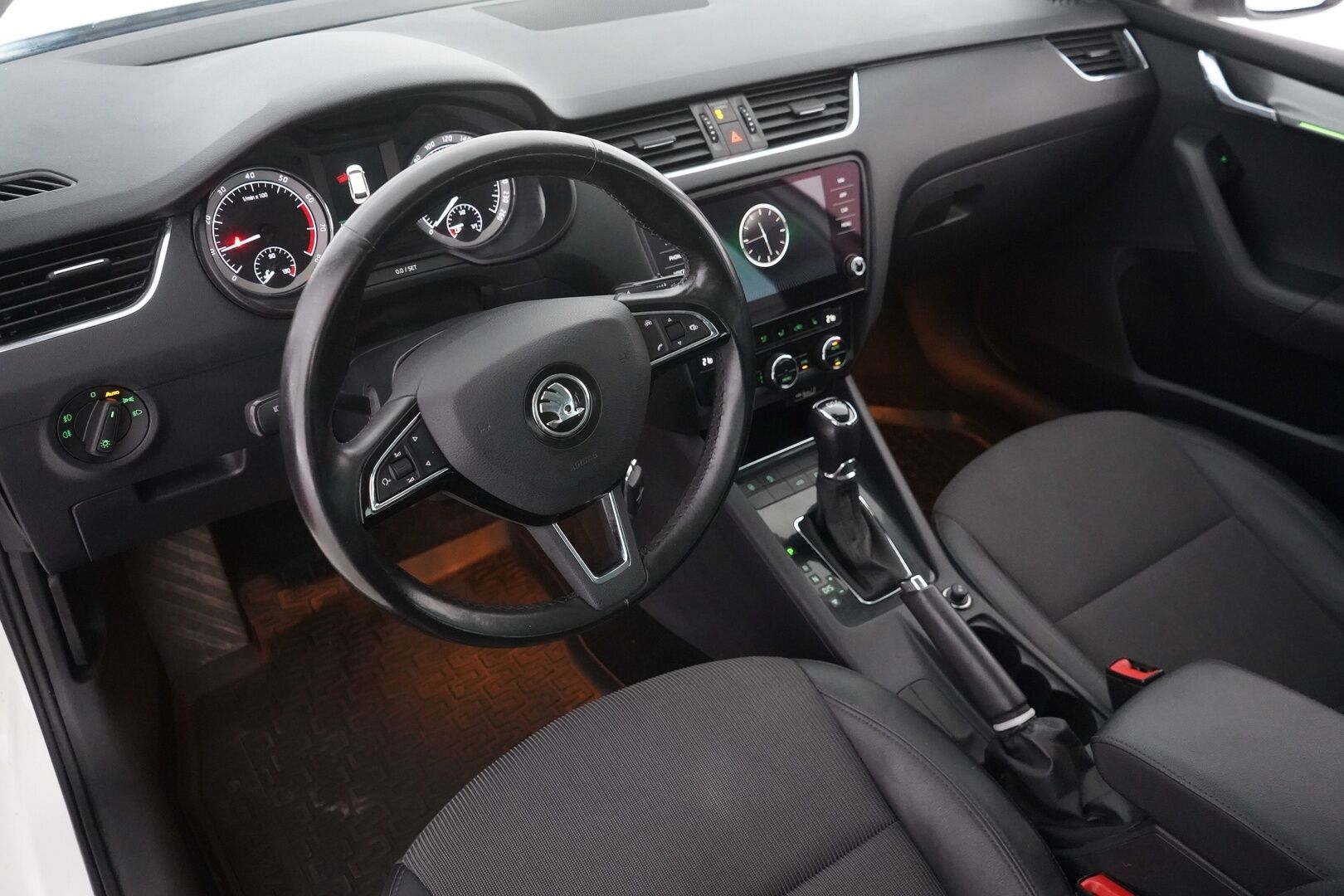 Skoda Octavia 2018 Combi 1,5 TSI Style DSG Autom. - ACC | Webasto | Canton | Koukku | Sähkötoiminen takaluukku | Kahdet renkaat alumiinivantein | Säntilliset huollot | Juuri huollettu | Seuraava katsastus 12.1.2028