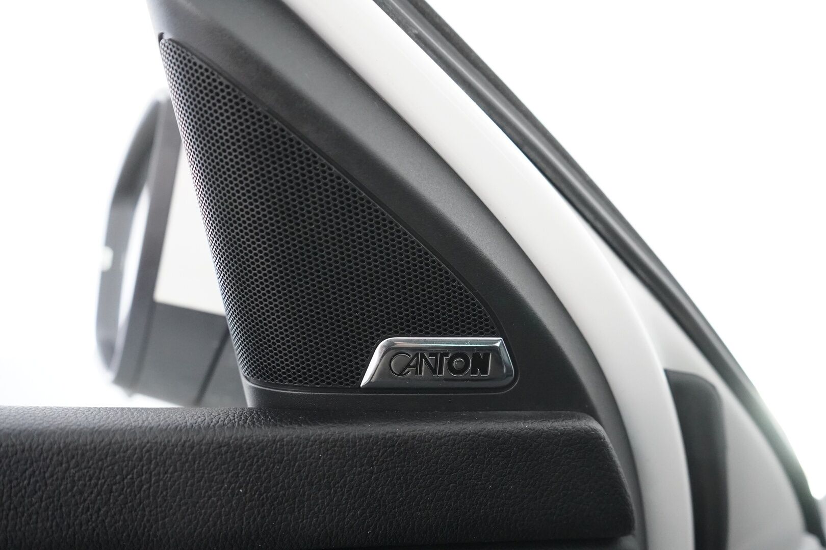 Skoda Octavia 2018 Combi 1,5 TSI Style DSG Autom. - ACC | Webasto | Canton | Koukku | Sähkötoiminen takaluukku | Kahdet renkaat alumiinivantein | Säntilliset huollot | Juuri huollettu | Seuraava katsastus 12.1.2028