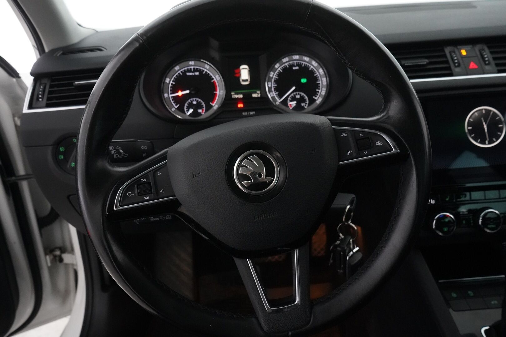 Skoda Octavia 2018 Combi 1,5 TSI Style DSG Autom. - ACC | Webasto | Canton | Koukku | Sähkötoiminen takaluukku | Kahdet renkaat alumiinivantein | Säntilliset huollot | Juuri huollettu | Seuraava katsastus 12.1.2028